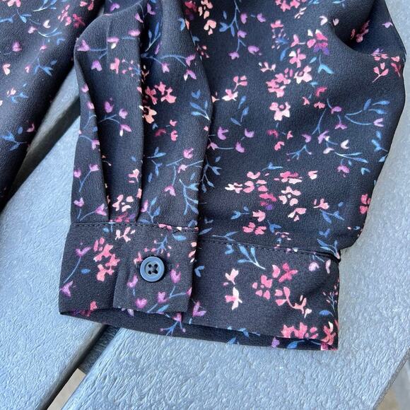 Hillary Radley women’s size XXL black floral V neck top. - Picture 6 of 10